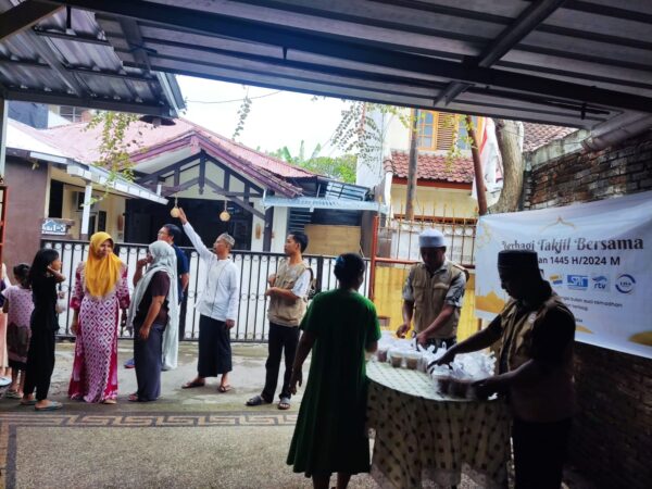 Jelang Lebaran, Koalisi Ramadhan Bergai Takjil di Ampenan