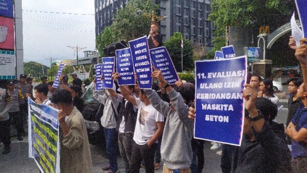 Demo Mafia Tambang, Aktivis Seret PT Waskita Beton di KSB