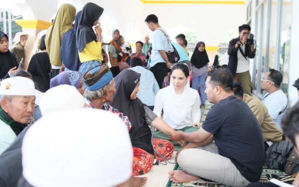 Rannya Melepas Rindu dengan Masyarakat Lombok Timur, Beri Pengobatan dan Sunatan Massal Gratis