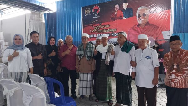 Di Hadapan H Rachmat Hidayat dan Ribuan Jamaah, Ulama Kharismatik NW TGH Muhsin Badri Nyatakan Dukungan ke Rohmi-Firin